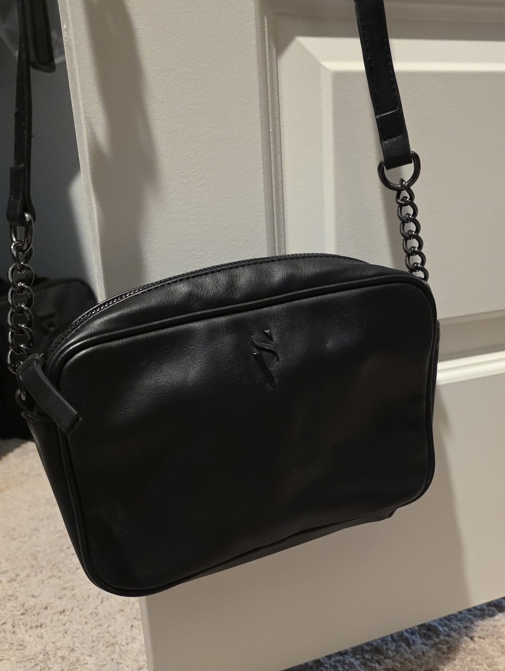 Simply Vera Vera Wang Black Leather Crossbody Messenger with Chain Strap